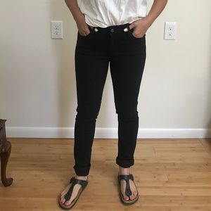 Black Levis ( never worn )